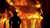 Индонезия: при пожаре в баре погибло более десятка человек