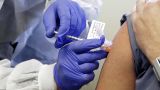 Каждый второй россиянин хочет сделать прививку от коронавируса — опрос