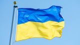 Во Франции со здания мэрии сняли флаг Украины из-за Зеленского