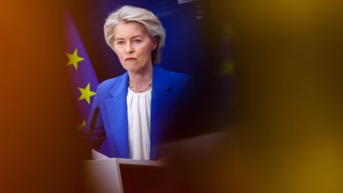 Авиакомпании требуют у ЕС запастись керосином: Брюссель не видит проблем