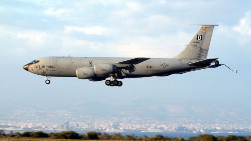 Эксперты из России изучили самолет KC-135R США, поврежденный Ираном