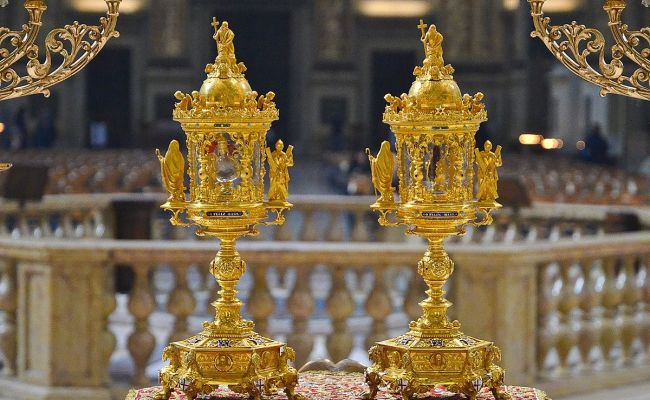 В Рим впервые доставили сосуд с кровью Иисуса Христа