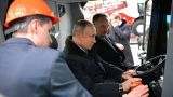 Путин обсудит с главой ФАС вопрос снижения цен на бензин