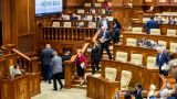 Реакция в парламенте Молдавии на правду от оппозиции: Чтоб вы подавились!