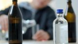 Роспотребнадзор опроверг миф о том, что алкоголь защищает от коронавируса