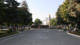 В столице Южной Осетии запретили бросать окурки и сидеть на спинках скамеек