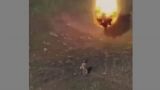 Российский боец чудом спасся от шквала шрапнели после взрыва вражеского дрона — видео