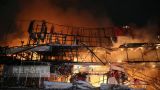 Крупный пожар в центре Баку уничтожил два торговых объекта