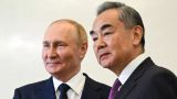 Владимир Путин встретился с министром иностранных дел Китая Ван И