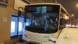 В Петербурге автобус въехал в здание театра