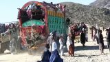 Пакистан принудительно выслал из страны около 1000 афганцев