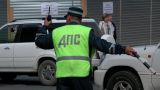 В Москве сотрудники ГИБДД избили таксиста-нарушителя