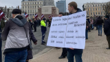 В Риге русский парень один выступил против марша легионеров СС (видео)