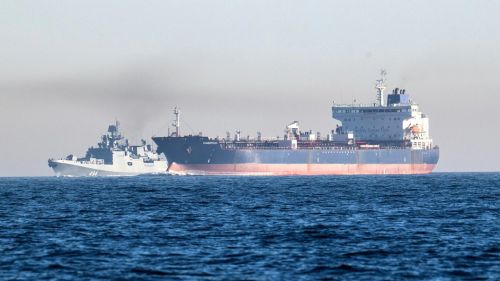 The Telegraph: Российский фрегат провел два танкера с нефтью через пролив Ла-Манш