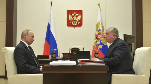 Бензин в России пойдет напрямую на АЗС: поможет ли?