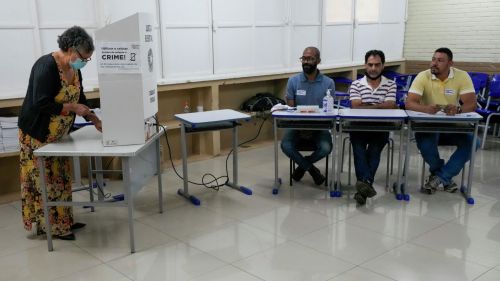 Bolsonaro gets less than 50% of the vote in the elections in Brazil