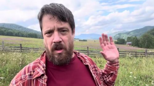 Who has lived for 30 years in Russia meme farmer from the United States faces deportation