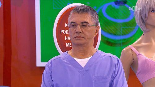 Известный теледоктор рухнул во время съемок со словами «что-то у меня сломалось»