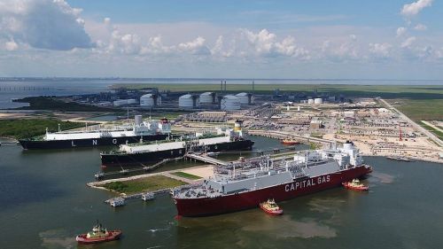 Европа скупает СПГ, но в мае Азия готова платить больше