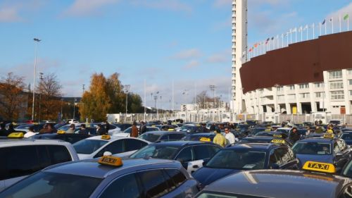 Finnish taxi drivers got out of their cars: fuel ate up all their income