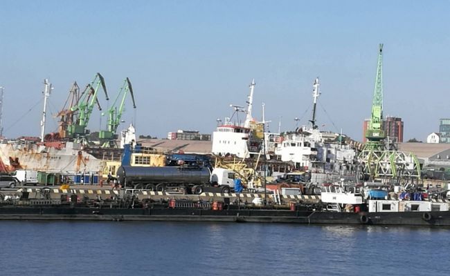 Белоруссия начала работу над переброской нефтепотоков в порты России
