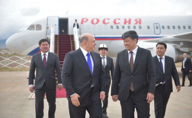 Премьер-министры стран ЕАЭС прилетели в Киргизию на заседание межправсовета