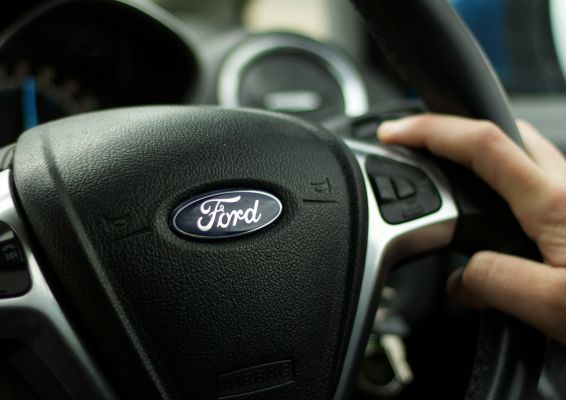 Ford подталкивает сотрудников к добровольному увольнению