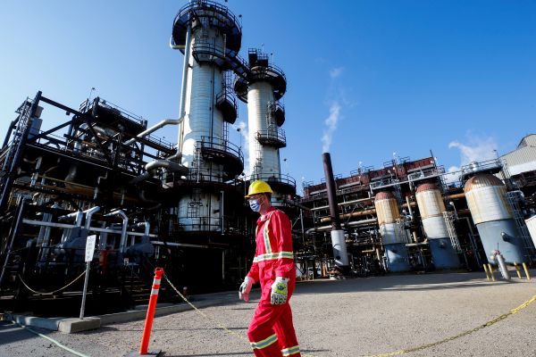 Трамп не отстанет от Канады: тяжелая нефть не дает покоя Вашингтону