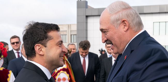 Марионетку Зеленского заставили испортить отношения с Лукашенко — депутат